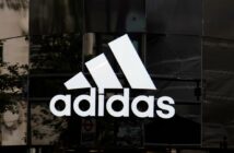 Das Hauptquartier von adidas in Herzogenaurach, Deutschland, steht für Innovation und Tradition. (Foto: AdobeStock 283043772 ink drop)