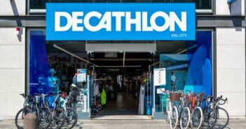 Decathlon Filiale in Deutschland - Ein Zentrum für Sport und Bewegung (Foto: AdobeStock 443700245 Björn Wylezich)