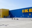 IKEA revolutioniert den Möbelmarkt mit flachen Paketen und DIY-Konzept (Foto: AdobeStock 495925335 Longfin Media)